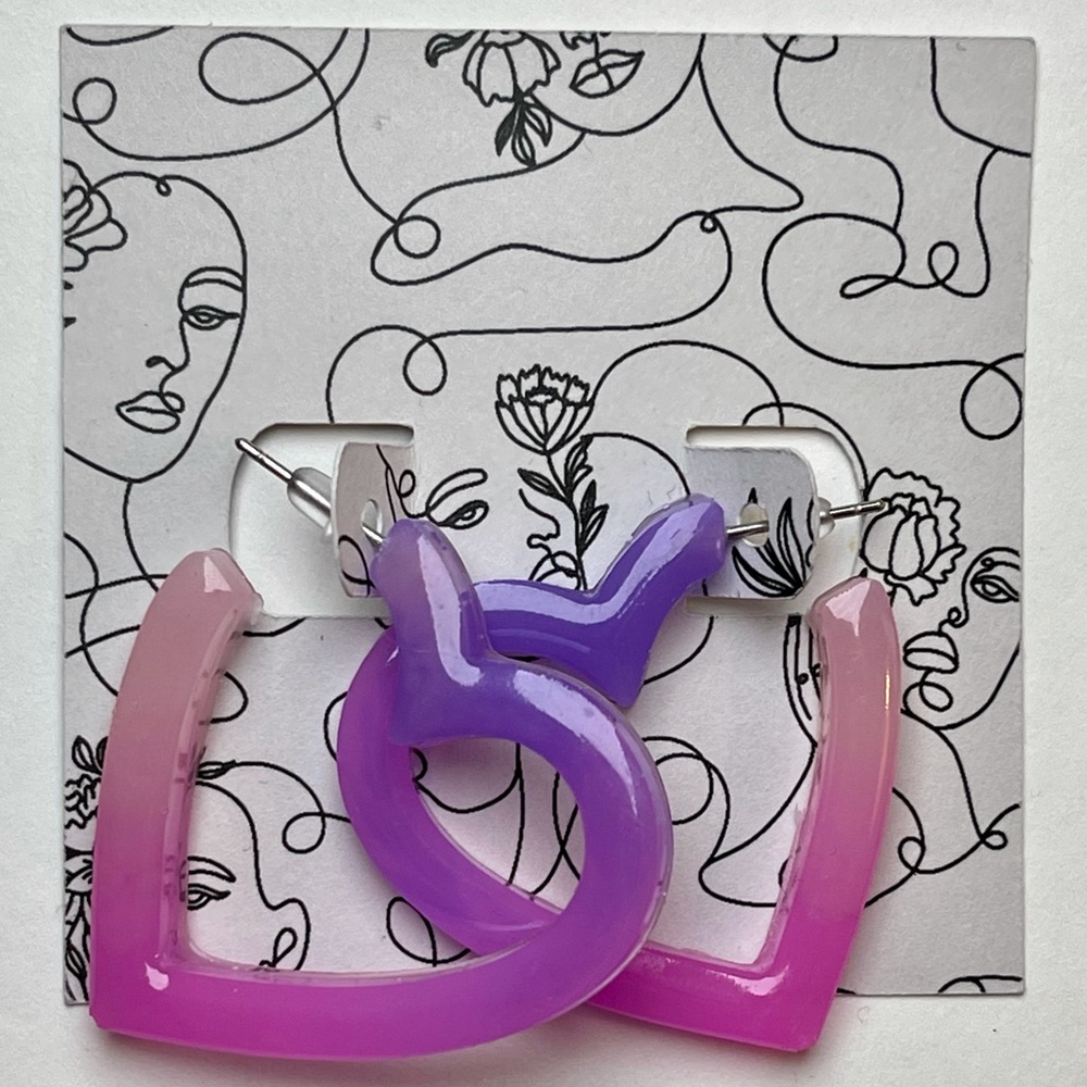 Resin heart hoops